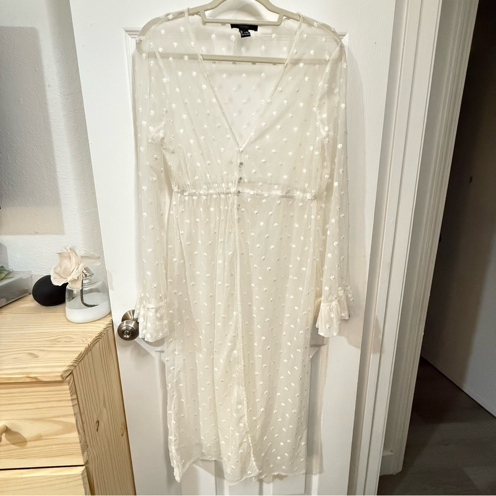 Sheer Beige Embroidered Flower Long Sleeve Robe Cover Up Size Medium Forever 21